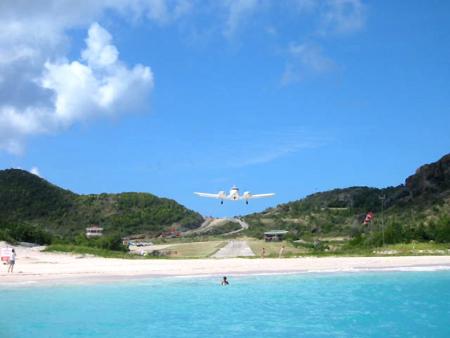                                 Vous pouvez arriver par